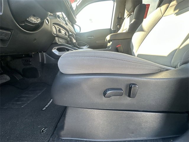 Certified 2022 Nissan Frontier SV image 14