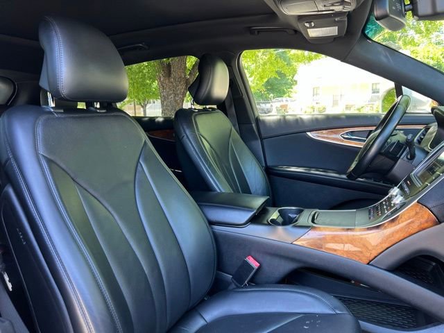 Used 2016 Lincoln MKX Reserve w/ Technology Package FWD image 22