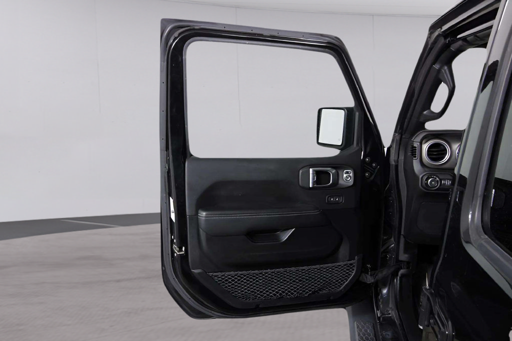Used 2021 Jeep Wrangler Unlimited Sahara AWD/4WD image 33
