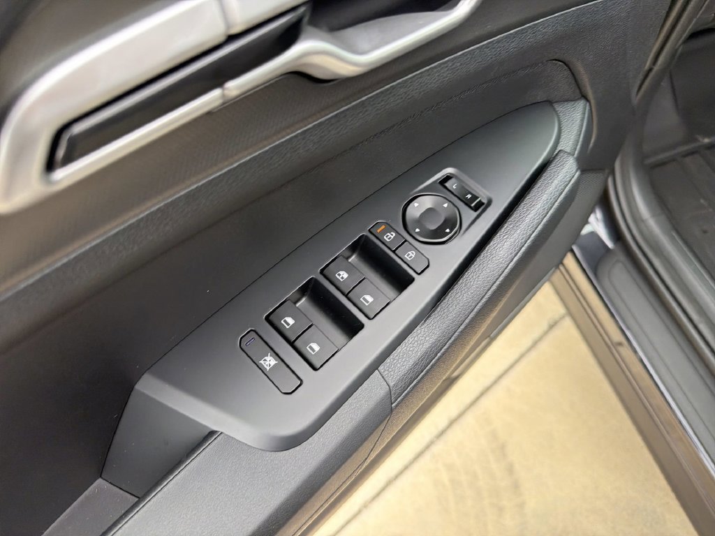 New 2027 Kia Sportage LX FWD image 16