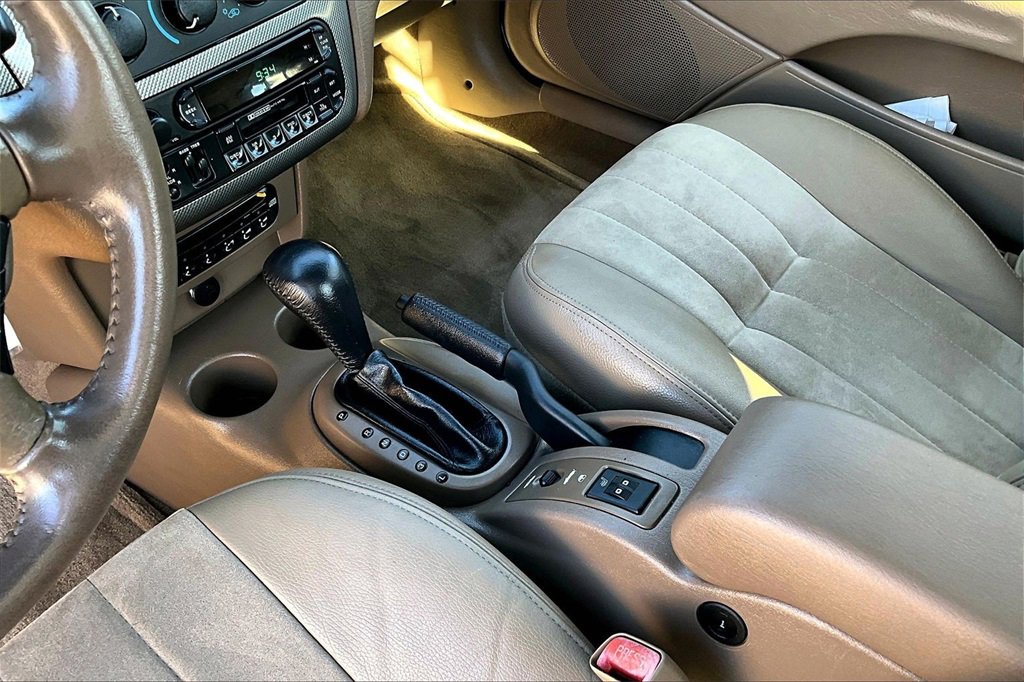 Used 2004 Chrysler Sebring LXi image 10
