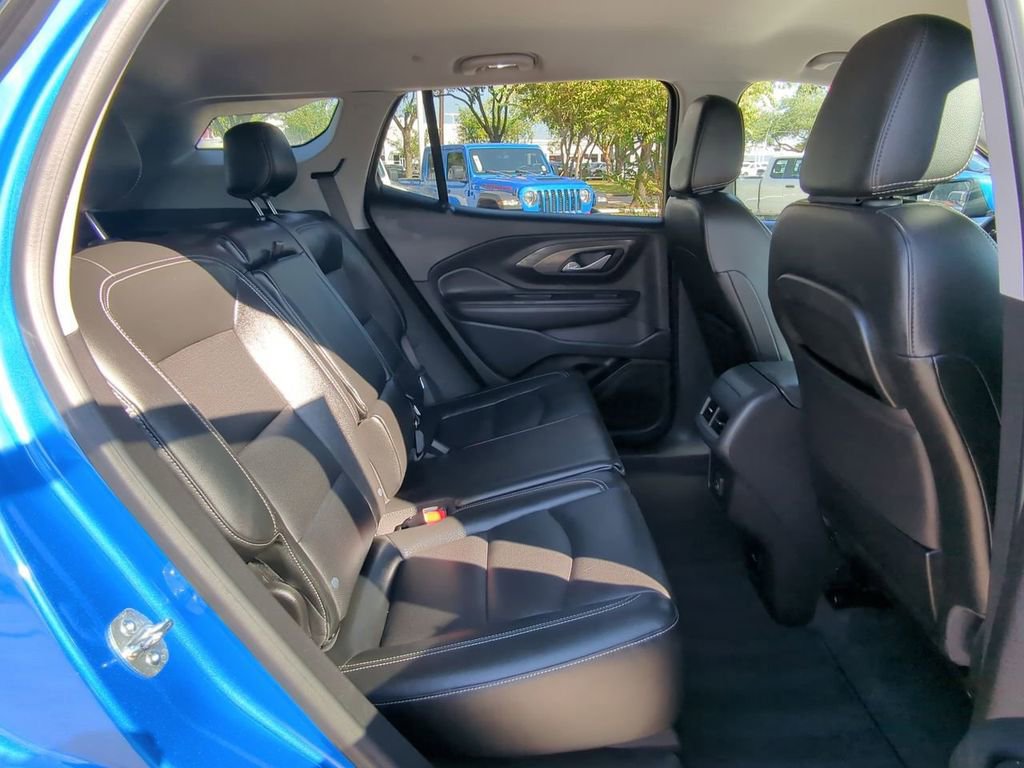 Used 2024 GMC Terrain SLT image 29