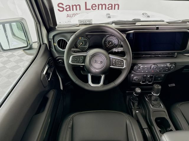 New 2026 Jeep Wrangler Unlimited Sahara AWD/4WD image 22