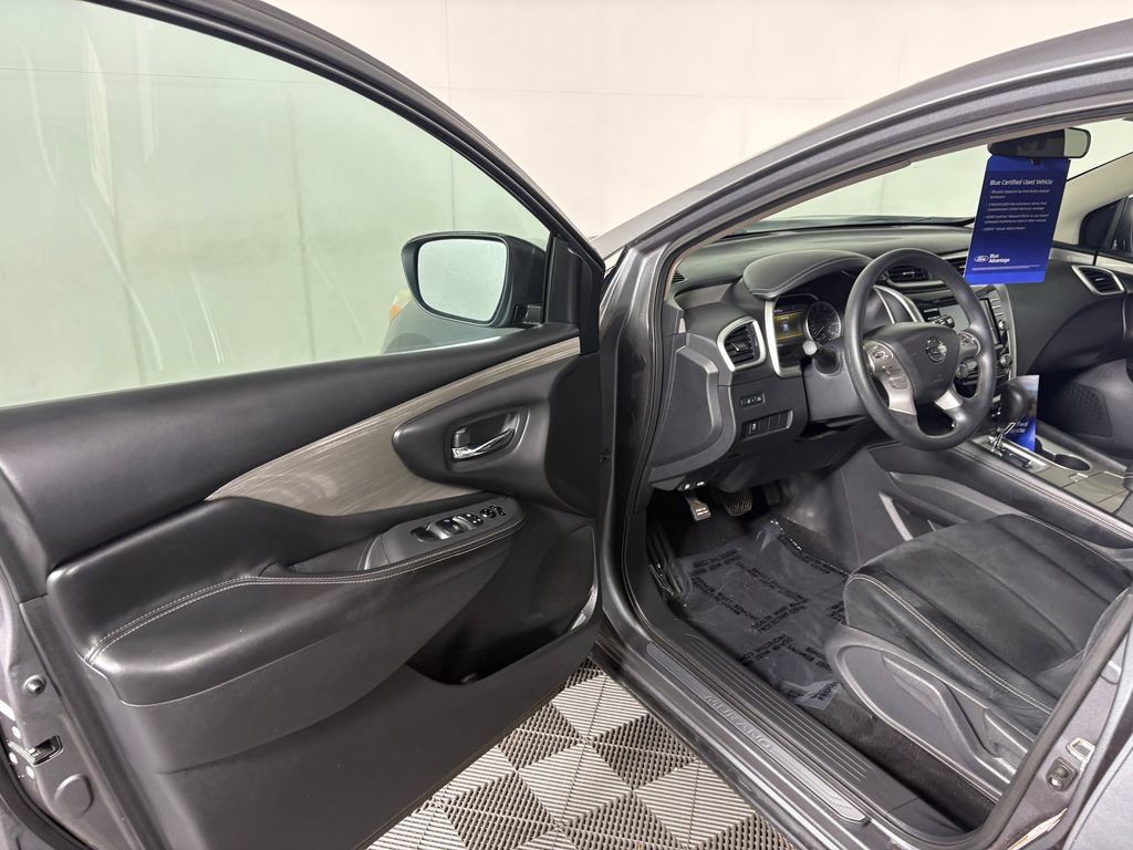 Used 2017 Nissan Murano S w/ Navigation Package FWD image 11