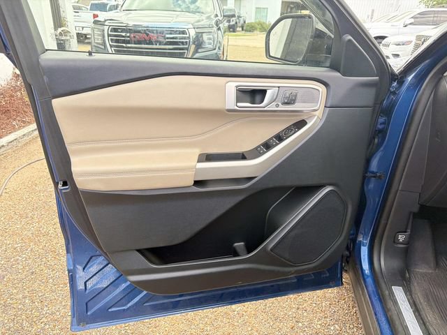 Used 2022 Ford Explorer Limited w/ Equipment Group 301A RWD image 25
