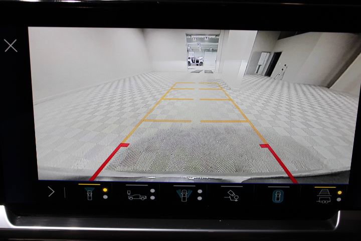 Used 2024 Chevrolet Silverado 2500 LTZ w/ LTZ Convenience Package image 53