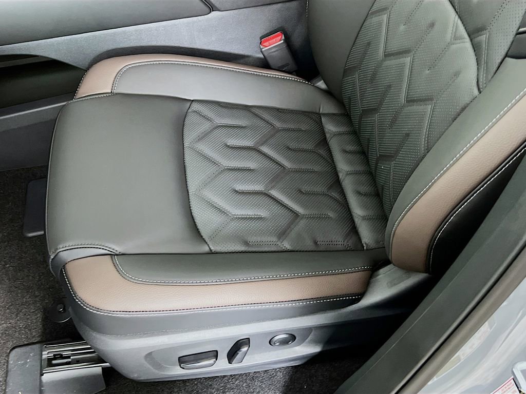 New 2026 Nissan Pathfinder Platinum image 16