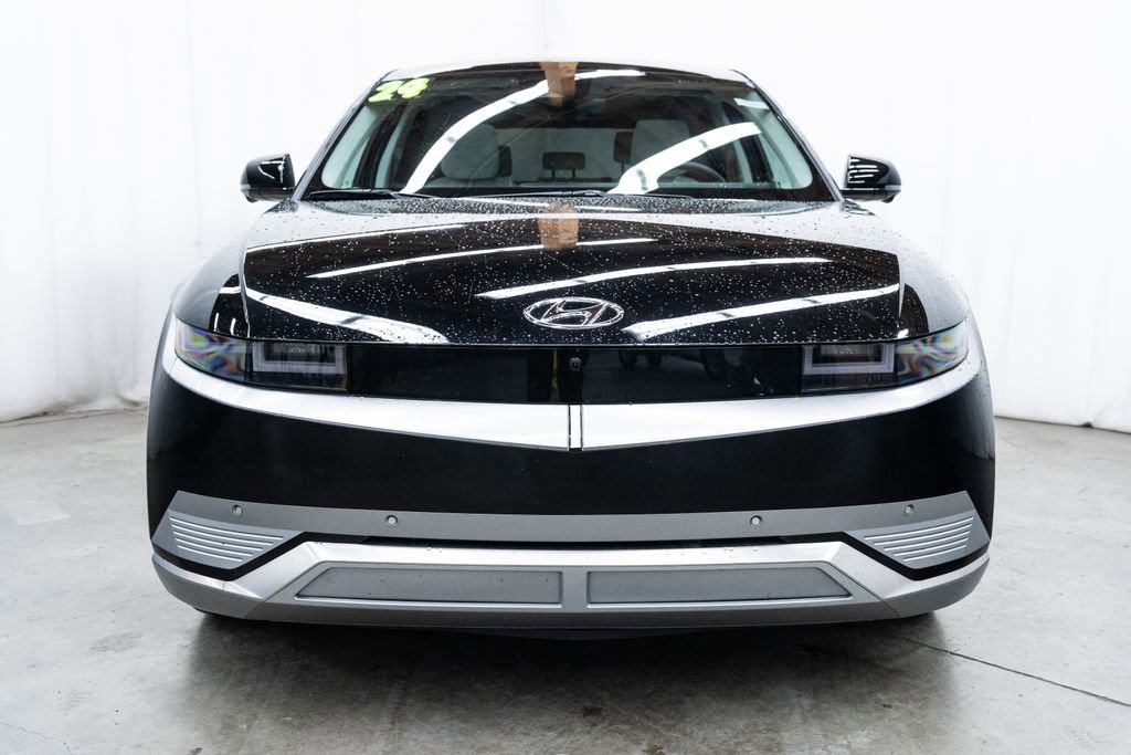 Used 2024 Hyundai Ioniq 5 Limited image 2