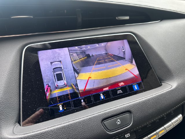 Used 2022 Cadillac XT4 Premium Luxury w/ Enhanced Visibility Package FWD image 21