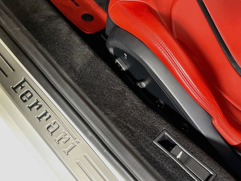 Certified 2022 Ferrari F8 Tributo RWD image 23