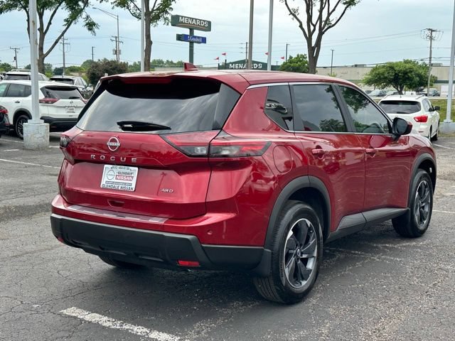 Used 2026 Nissan Rogue SV AWD/4WD image 4