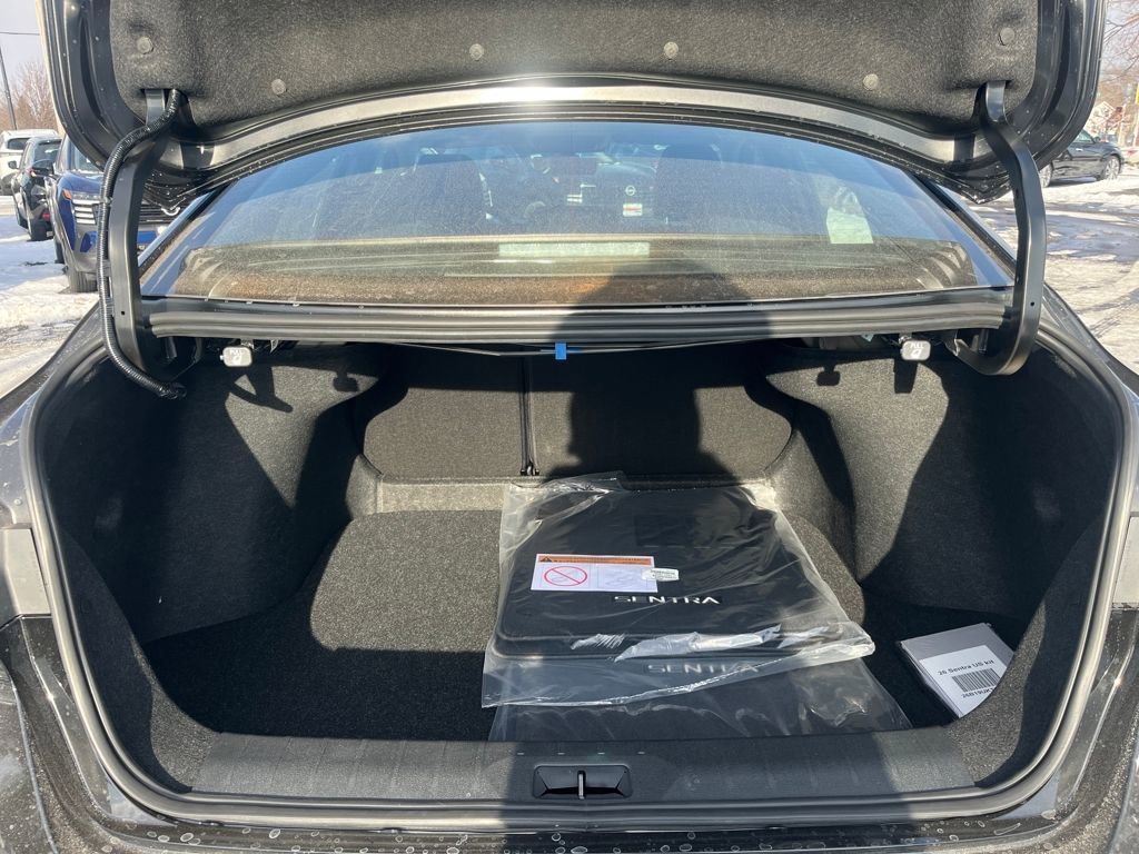 New 2026 Nissan Sentra SR w/ SR Premium Package FWD image 36