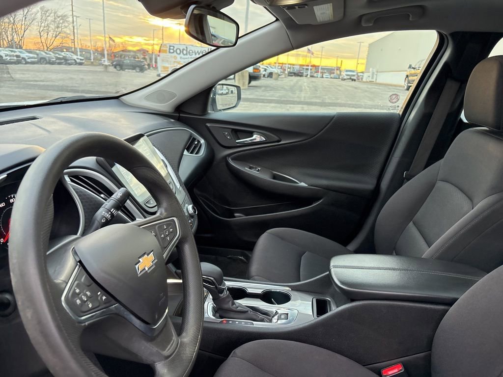 Used 2024 Chevrolet Malibu LT image 27