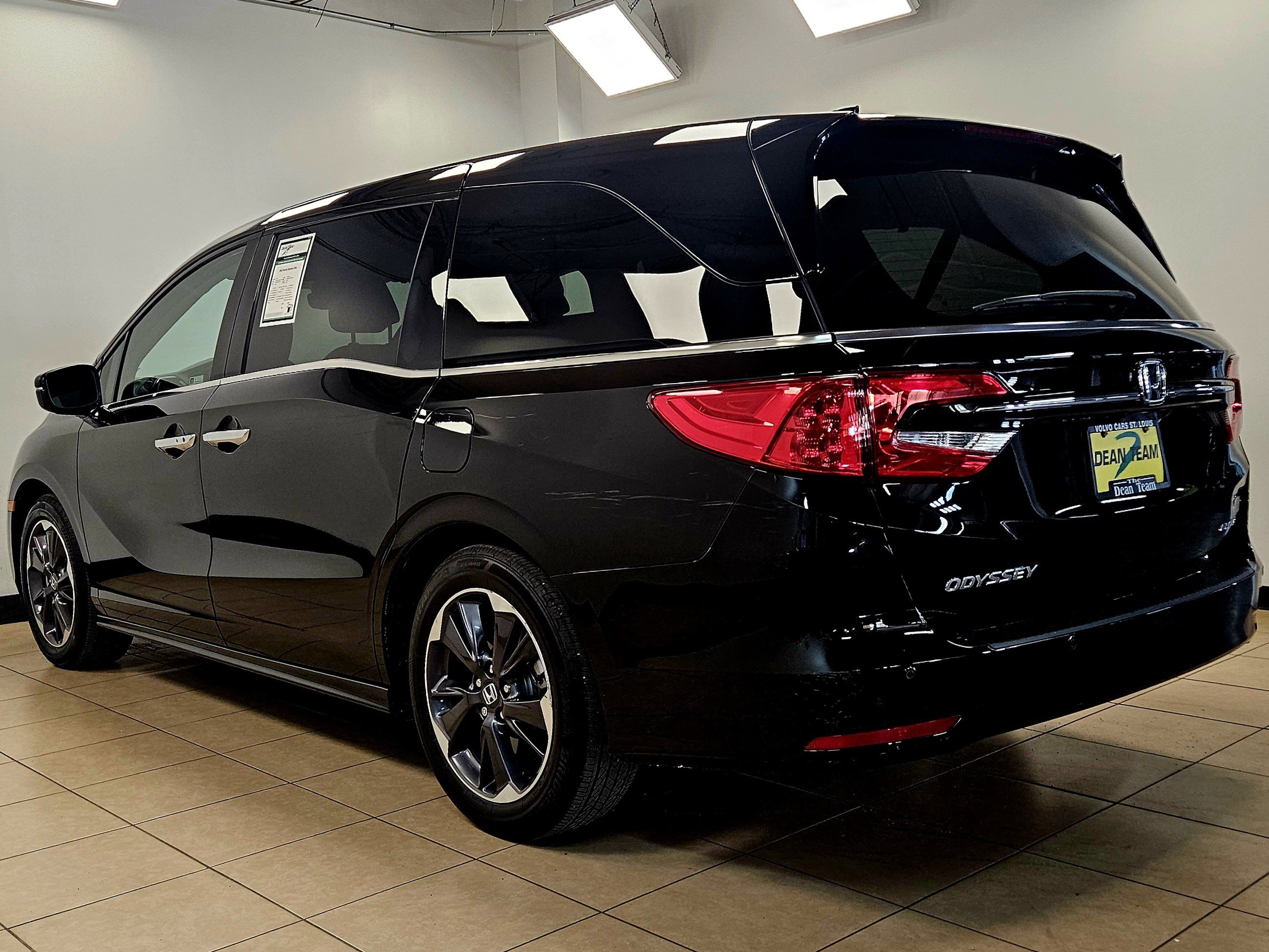 Used 2023 Honda Odyssey Elite image 5