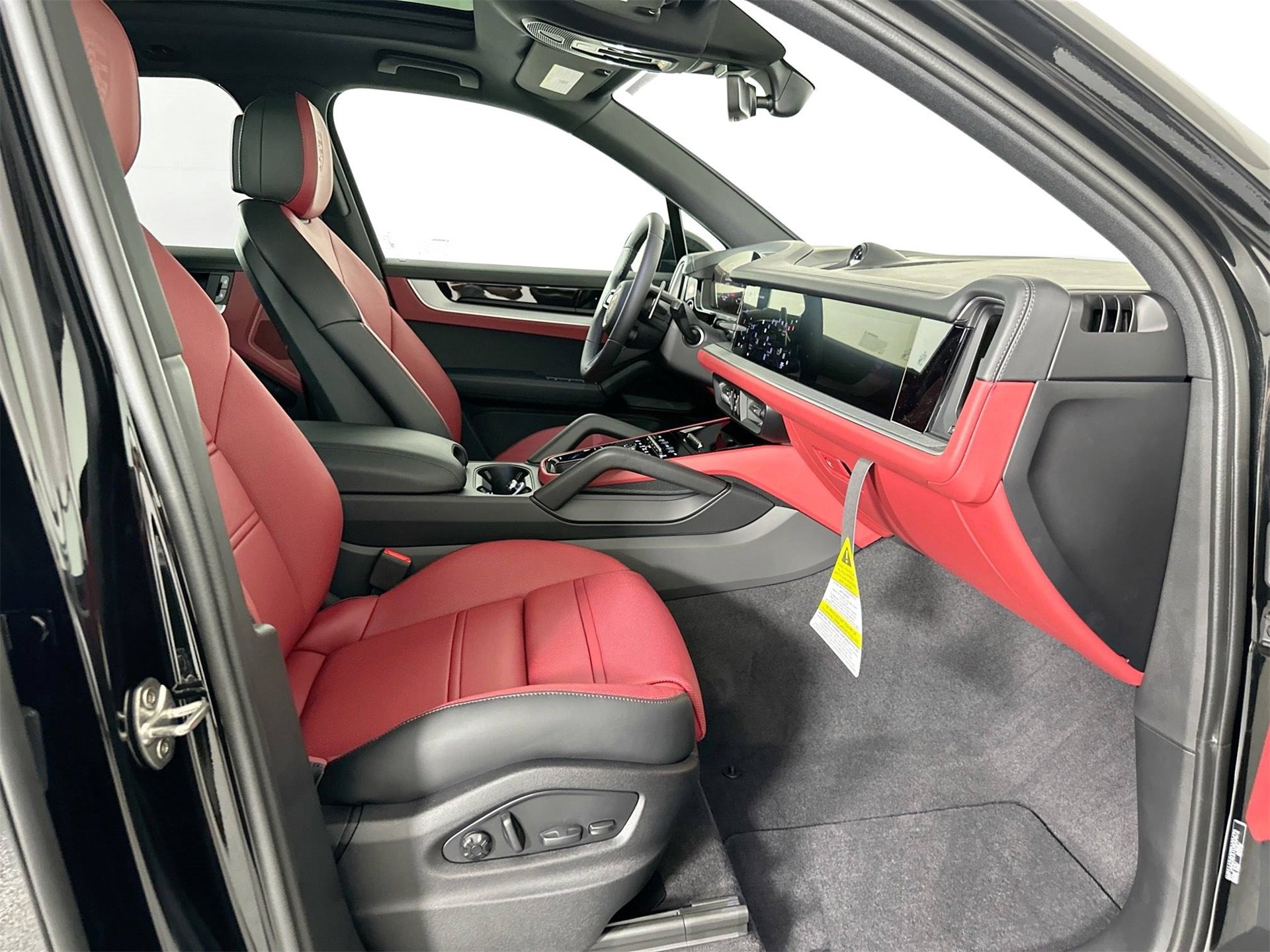 New 2026 Porsche Cayenne image 31