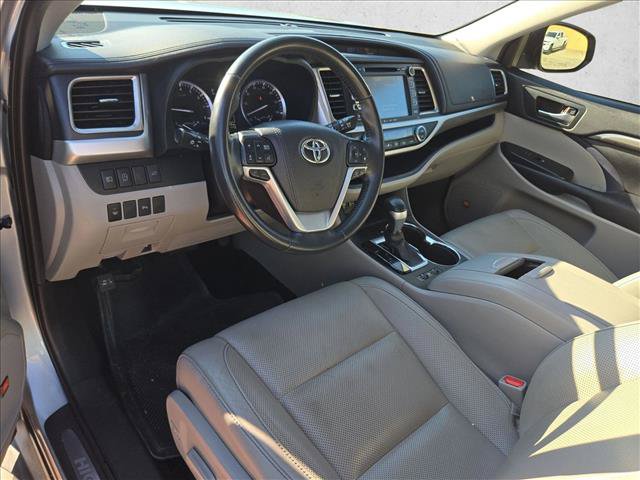 Used 2019 Toyota Highlander Limited FWD image 10