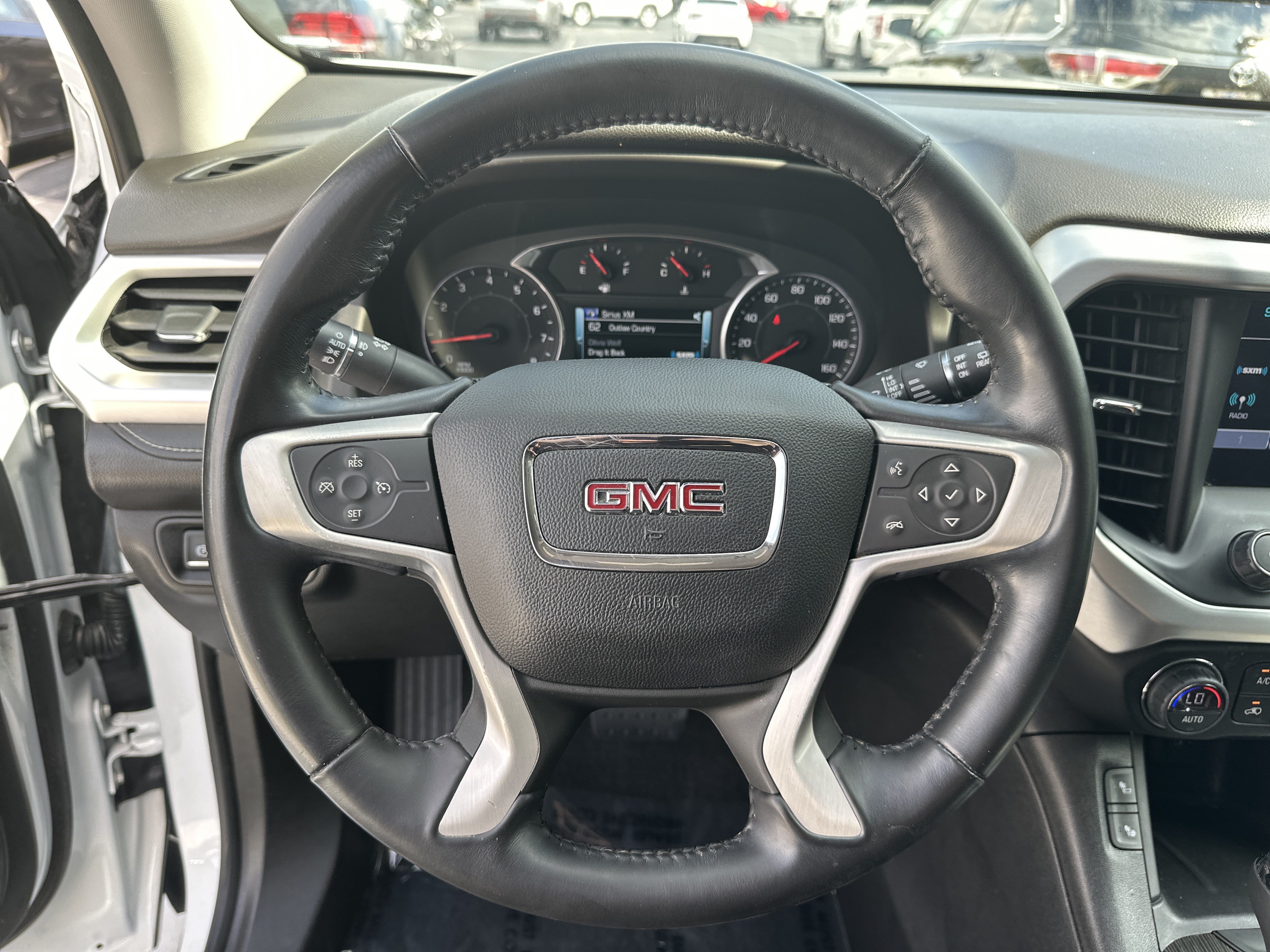 Used 2018 GMC Acadia SLT FWD image 18