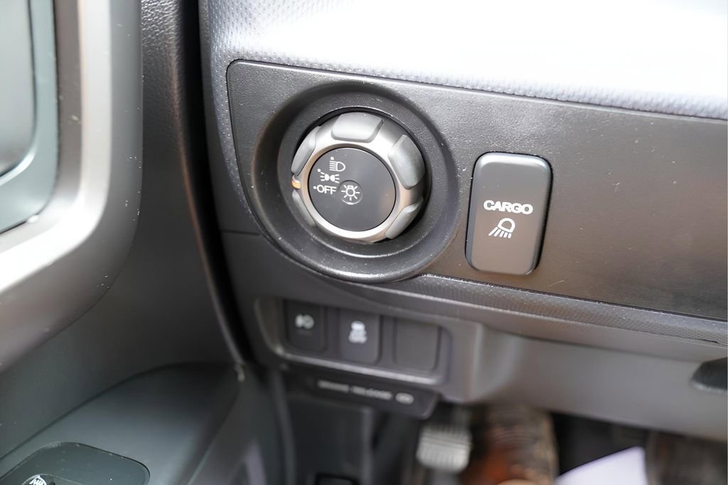 Used 2014 Honda Ridgeline SE image 22