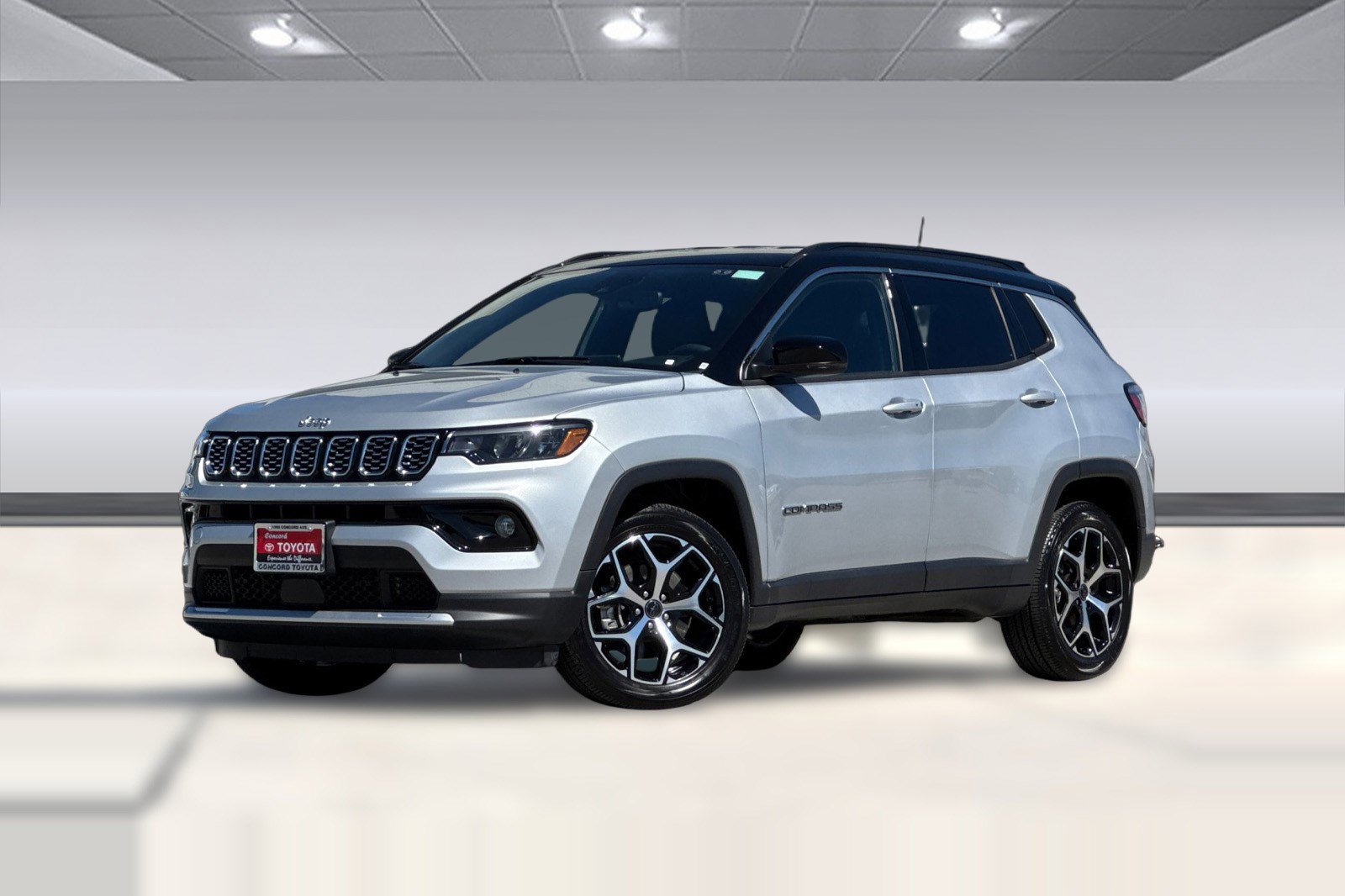 Used 2025 Jeep Compass Limited image 24