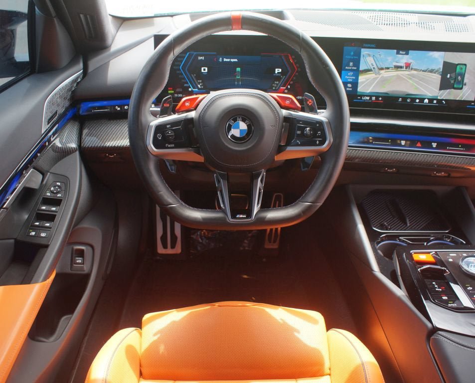 Used 2025 BMW M5 w/ Carbon Package AWD/4WD image 5