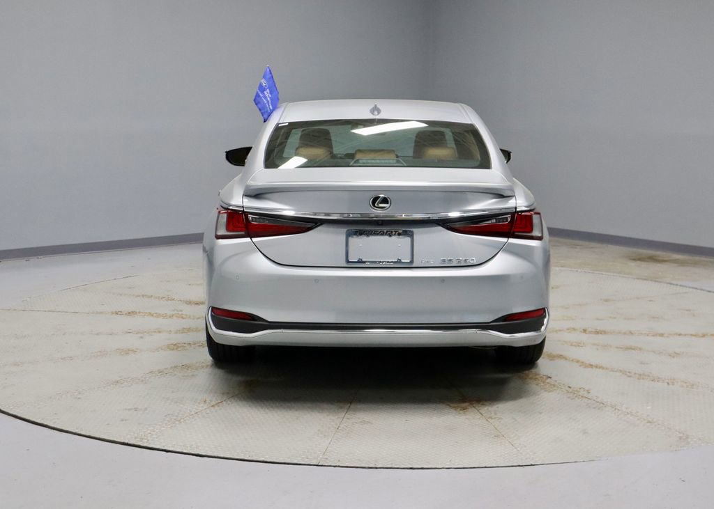 Used 2023 Lexus ES 250 w/ Premium Package image 9