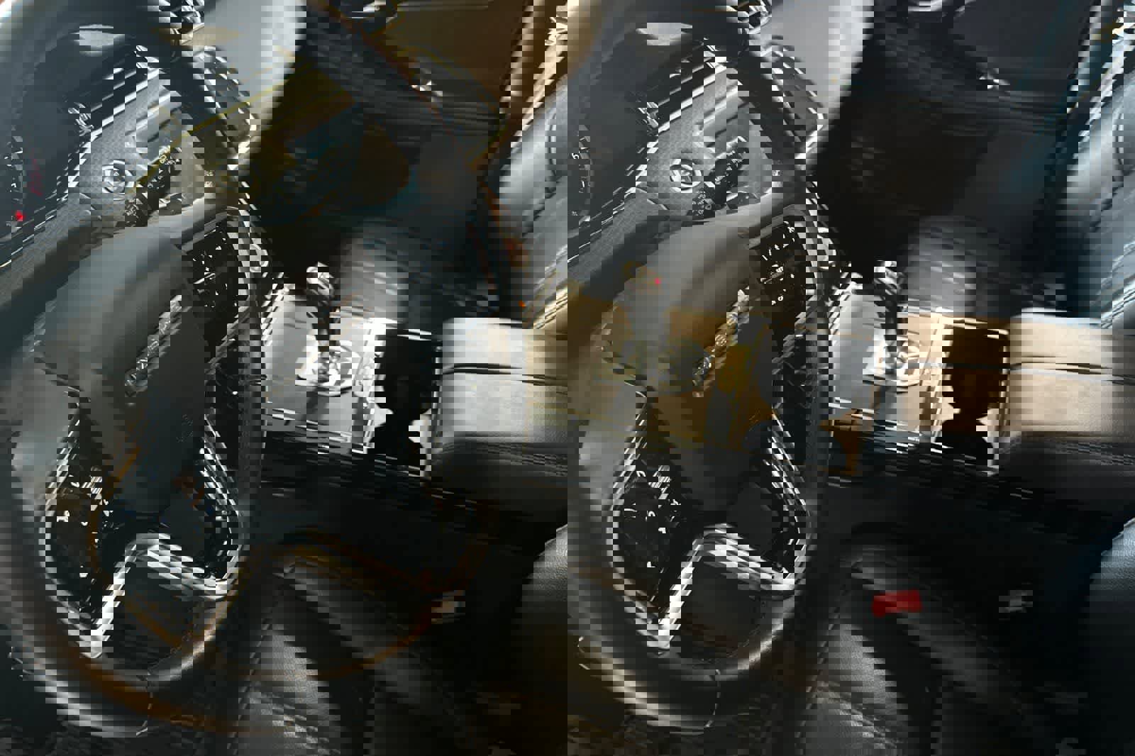 Used 2023 Land Rover Range Rover Evoque R-Dynamic S image 12