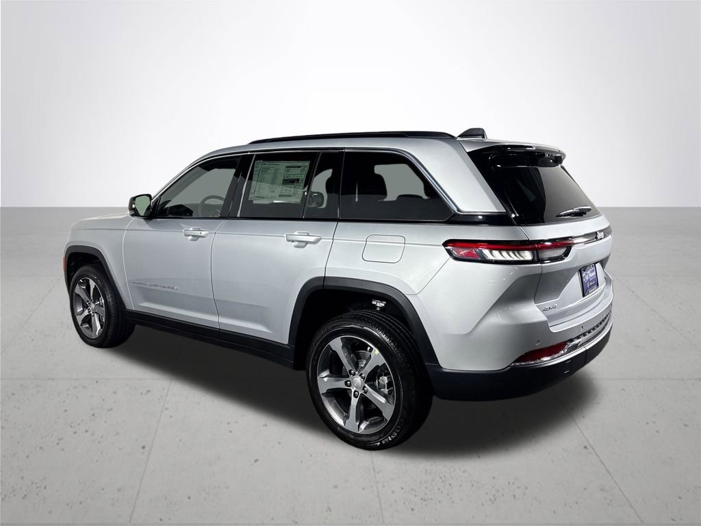 New 2025 Jeep Grand Cherokee Limited w/ Luxury Tech Group II image 8