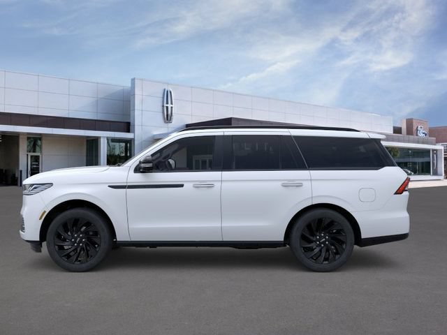 New 2026 Lincoln Navigator Reserve w/ Jet Appearance Package AWD/4WD image 3