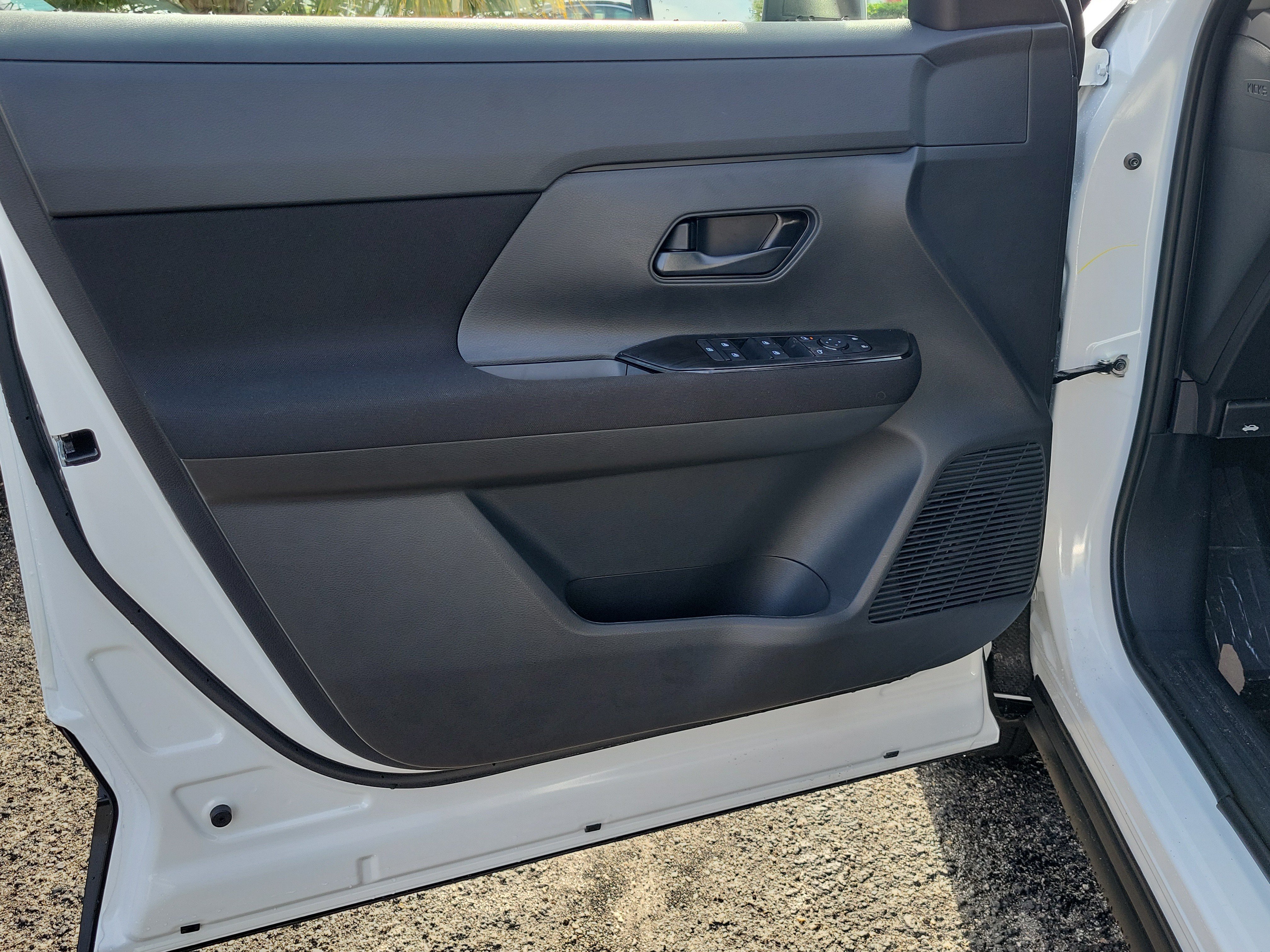 New 2027 Nissan Kicks S FWD image 10