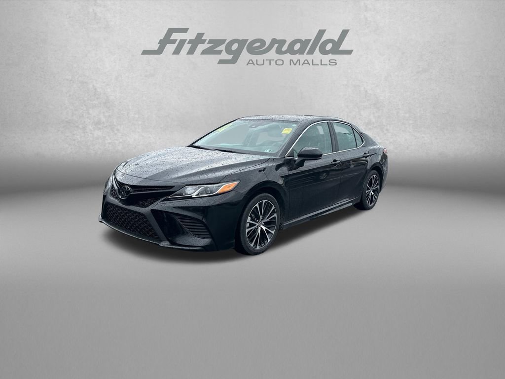 Used 2019 Toyota Camry SE image 3