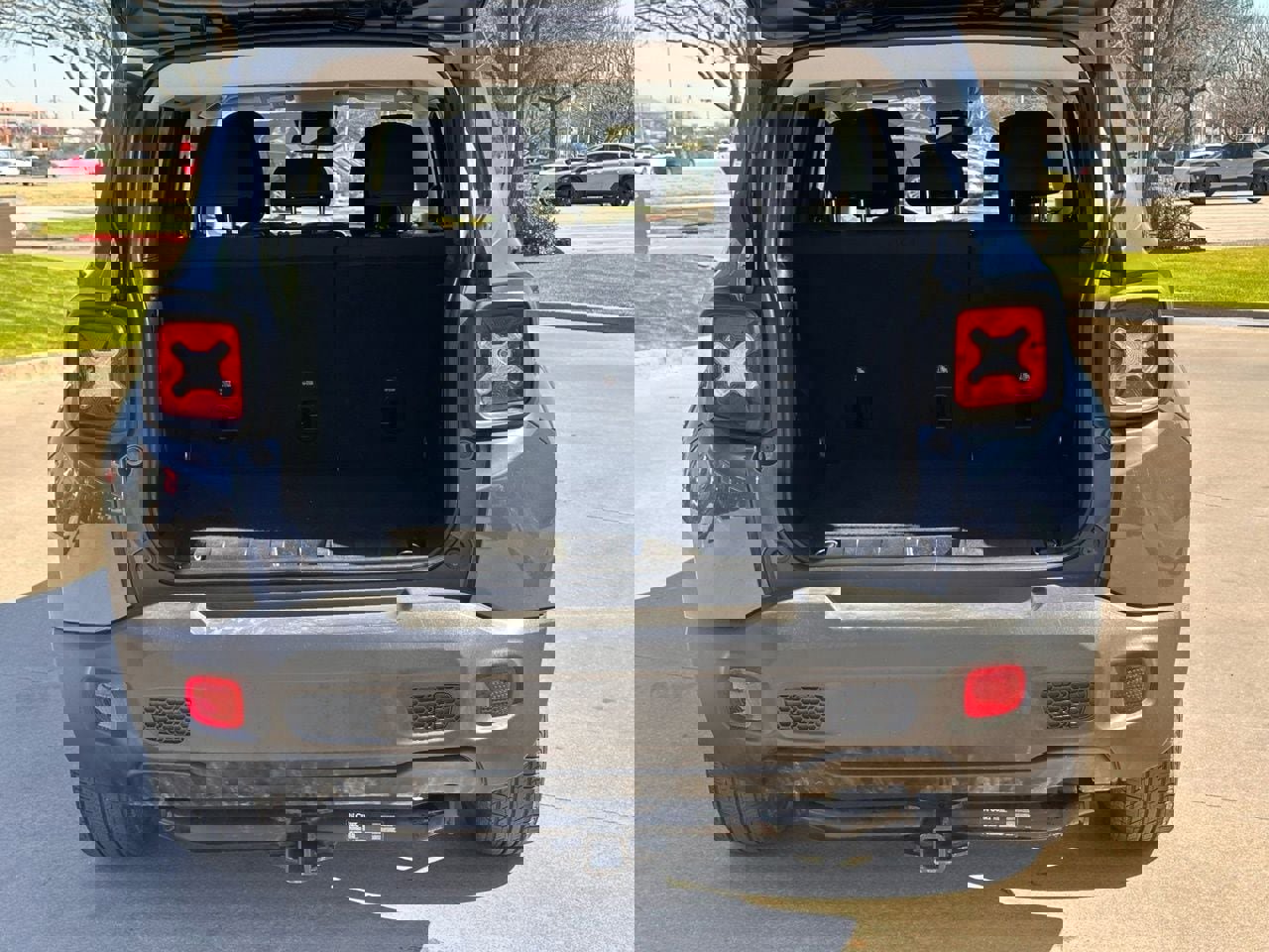 Used 2023 Jeep Renegade Latitude image 12