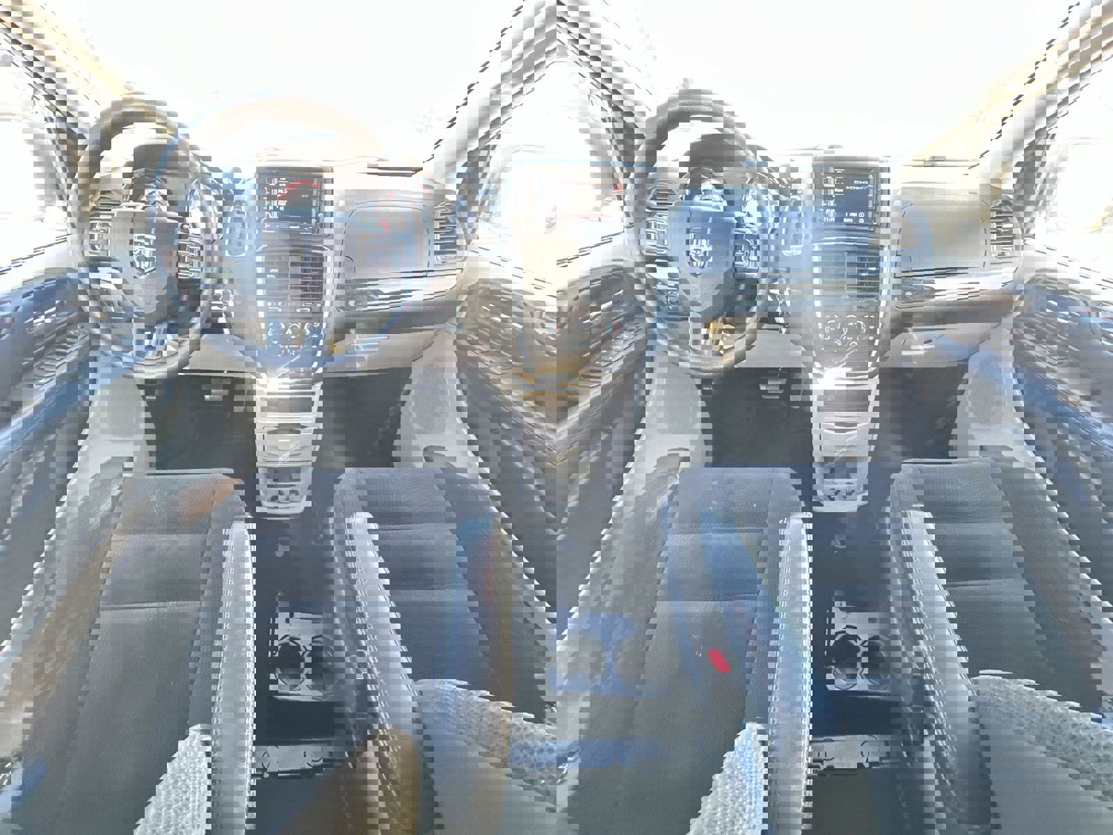 Used 2018 Dodge Grand Caravan SE w/ UConnect Hands-Free Group FWD image 18