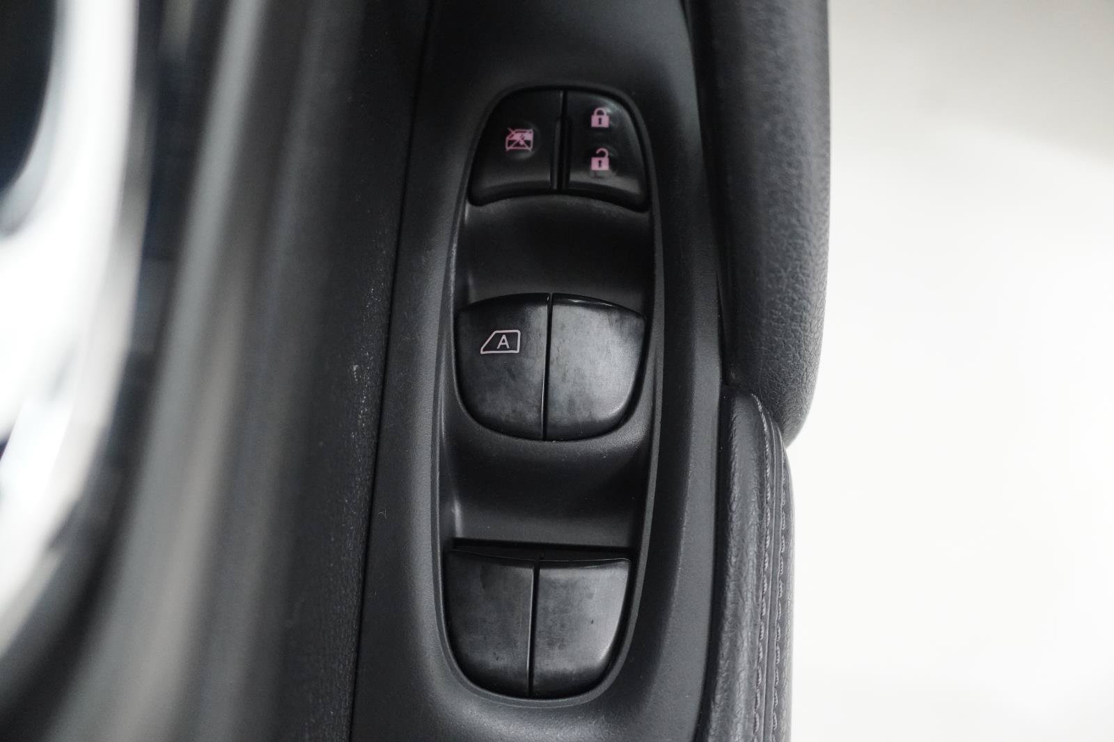 Used 2016 Nissan Rogue S w/ Appearance Package FWD image 22