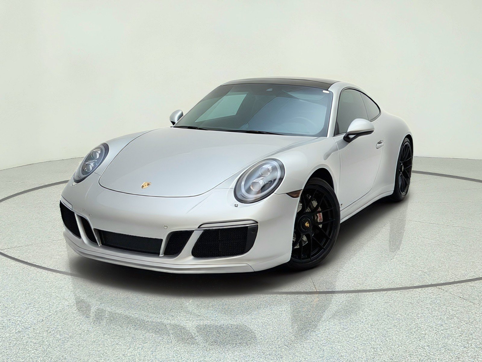 Used 2017 Porsche 911 Carrera GTS RWD image 3