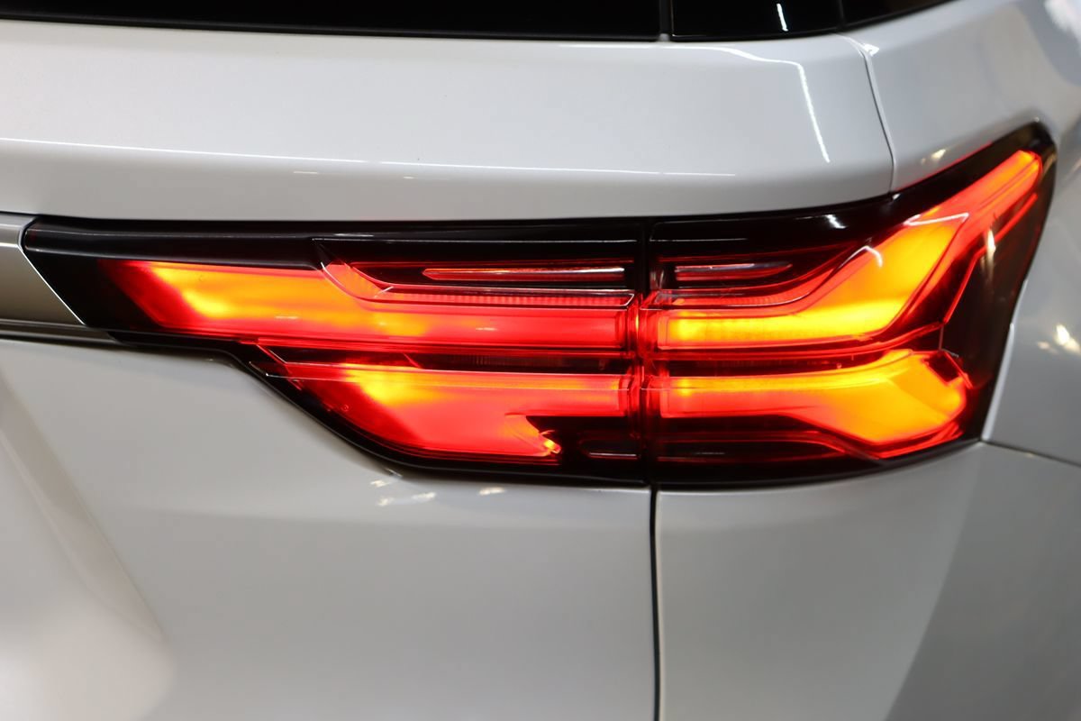 Used 2023 Chevrolet Traverse Premier FWD image 20