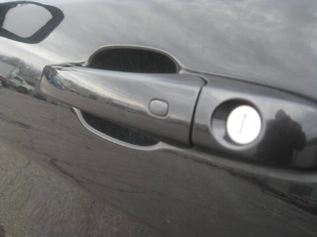 Used 2012 Jeep Grand Cherokee Laredo w/ Laredo E Group image 16