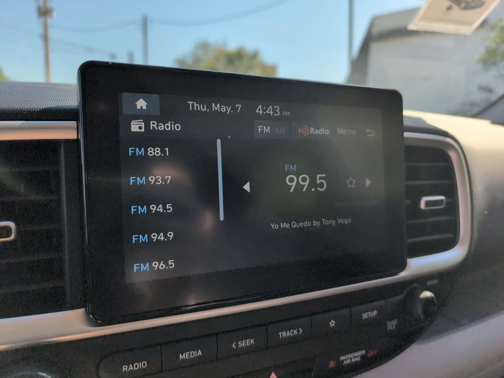 Used 2025 Hyundai Venue SEL FWD image 18