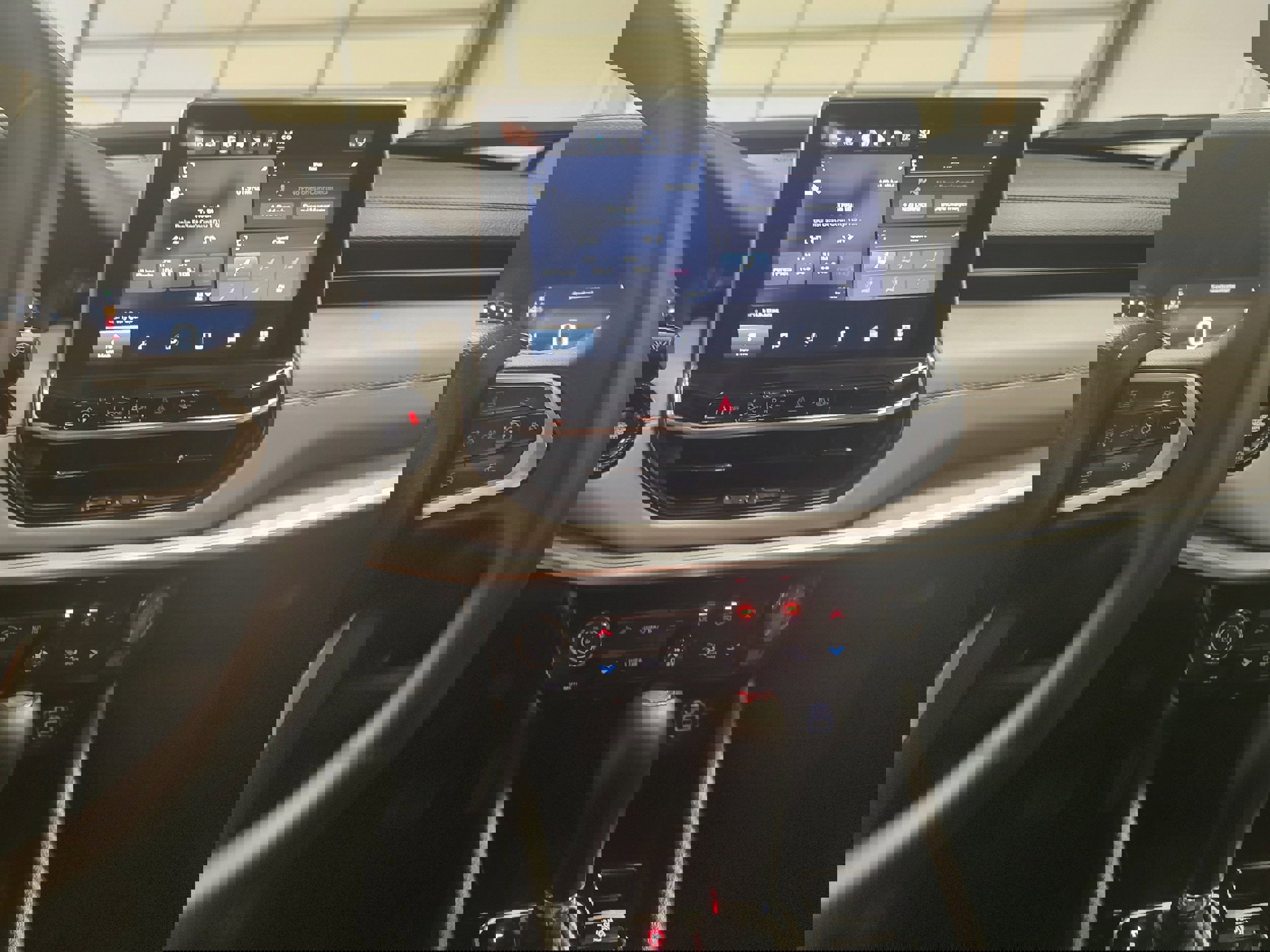 Used 2024 Jeep Compass Limited image 7