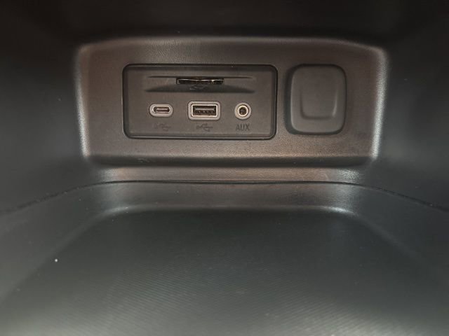 Used 2023 Chevrolet Equinox RS w/ RS Leather Package image 32