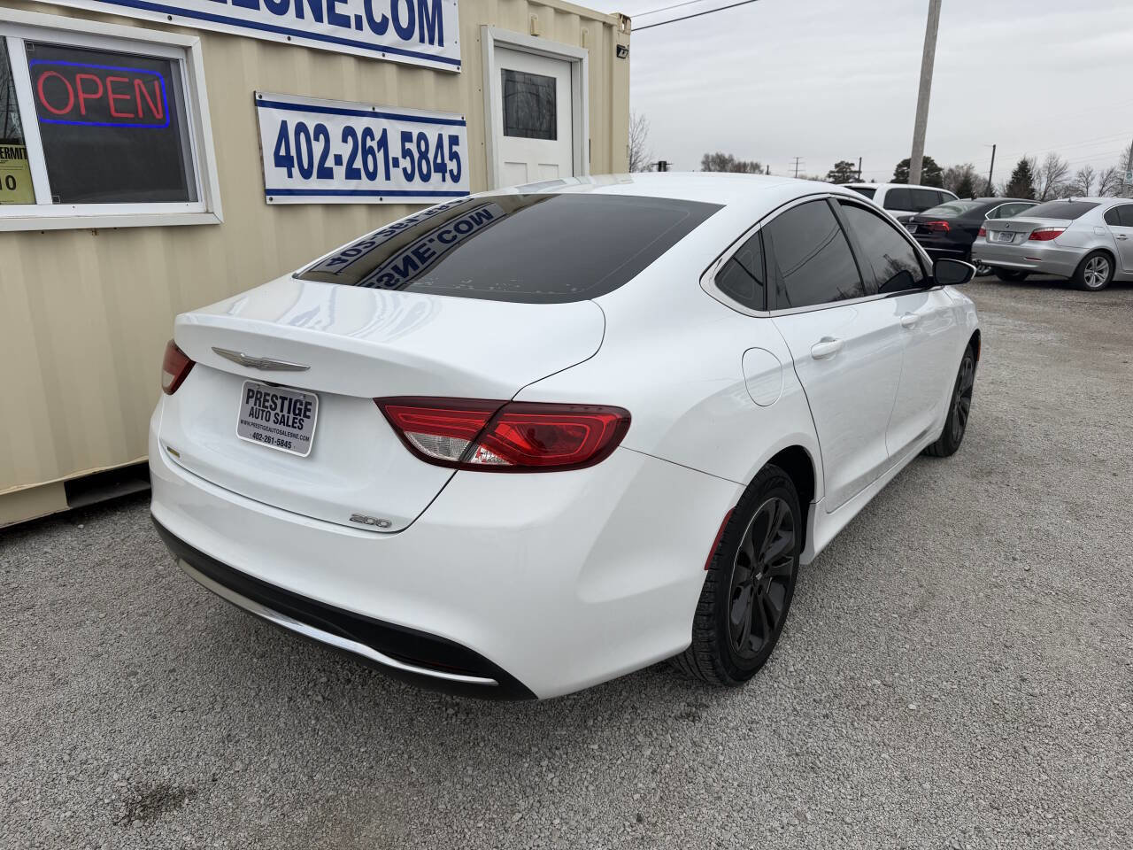 Used 2016 Chrysler 200 Limited image 8