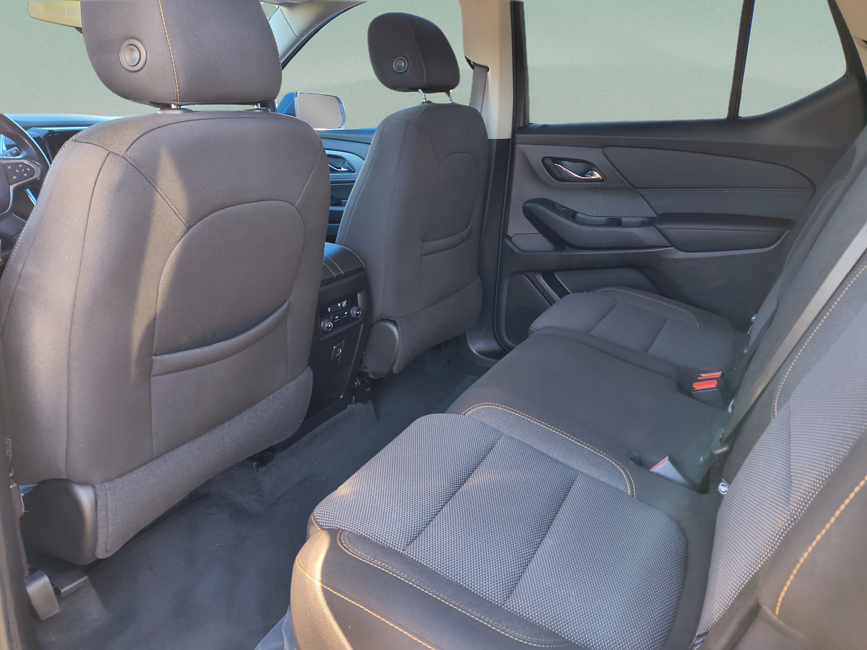 Used 2021 Chevrolet Traverse LT FWD image 15
