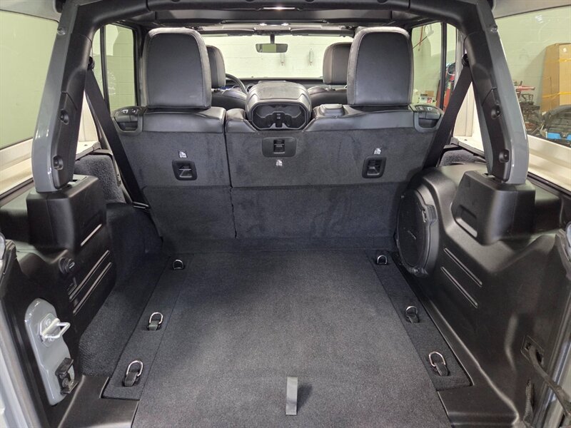 Used 2022 Jeep Wrangler Unlimited Sahara w/ LED Lighting Group AWD/4WD image 52