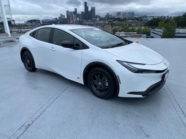 Certified 2023 Toyota Prius LE AWD/4WD image 28