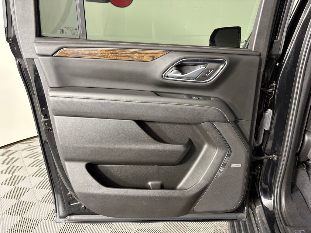 Used 2022 Chevrolet Suburban Premier image 49