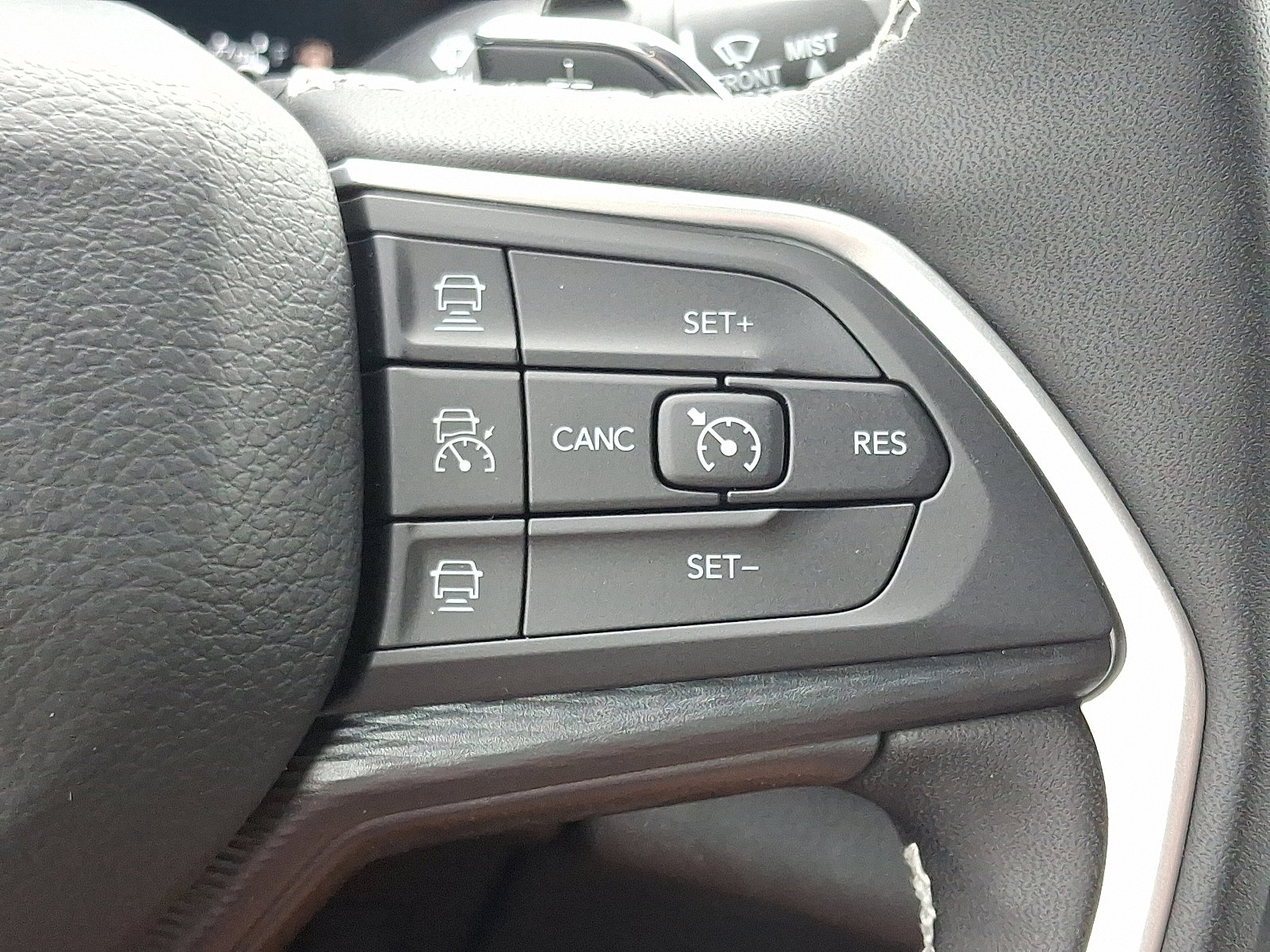 New 2025 Jeep Grand Cherokee L Altitude w/ Trailer Tow Package image 15