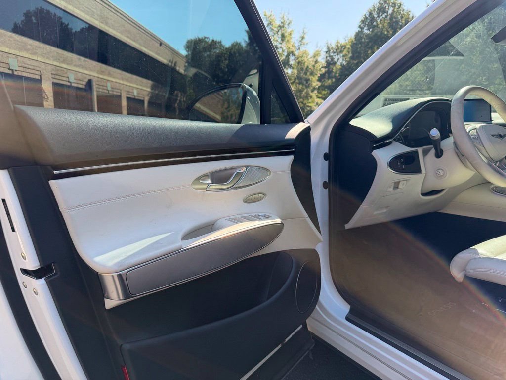 Used 2025 Genesis Electrified GV70 AWD/4WD image 5