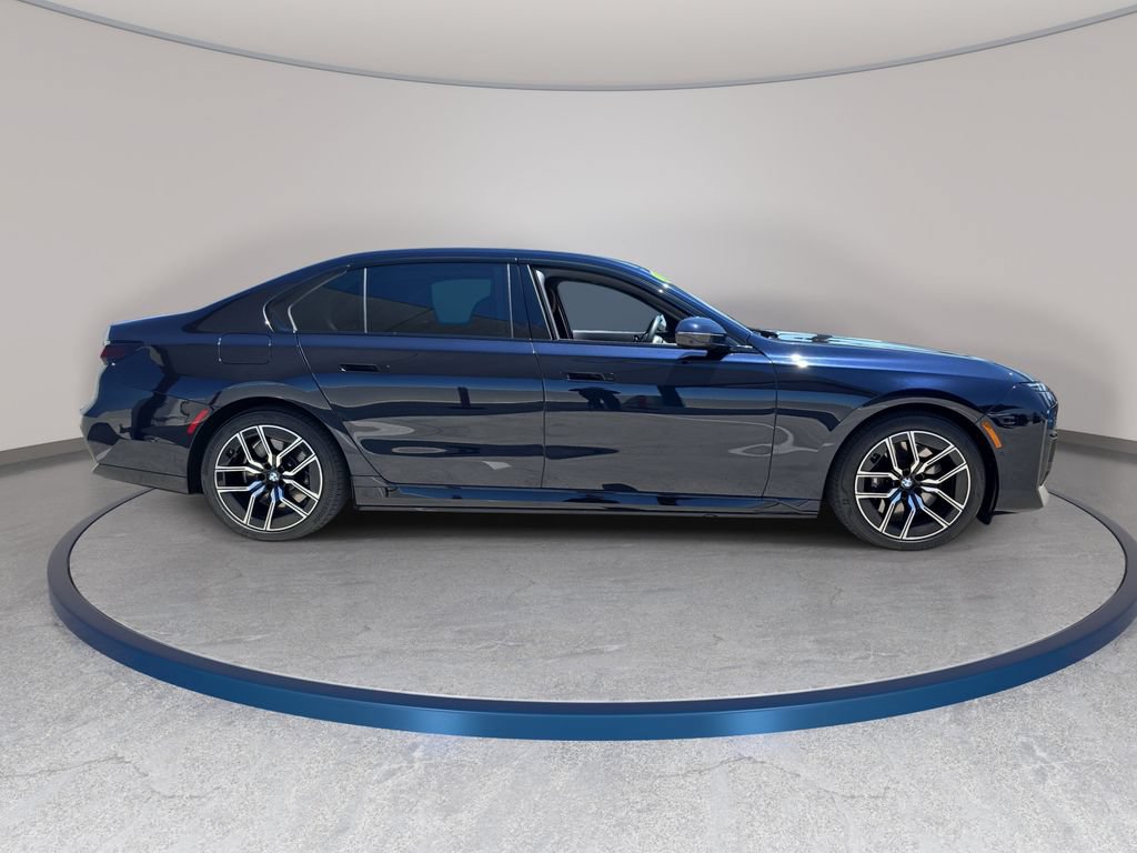Used 2025 BMW i7 eDrive50 w/ M Sport Package RWD image 5