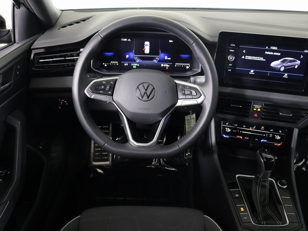 Used 2025 Volkswagen Jetta Sport image 31