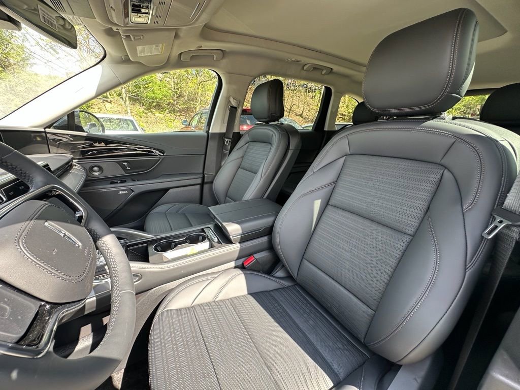 New 2026 Lincoln Nautilus Reserve w/ Jet Appearance Package AWD/4WD image 17