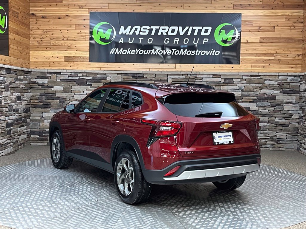 Used 2024 Chevrolet Trax LT w/ Driver Confidence Package FWD image 15